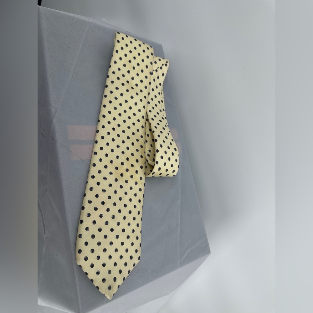 Saks fifth avenue yellow silk flower motif tie
